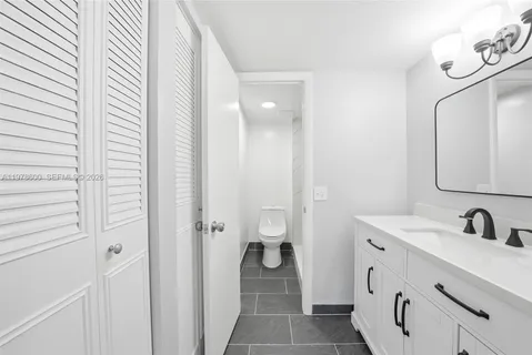 $225,000 | 860 Southeast 6th Avenue, Unit 311, Deerfield Beach, FL 33441
