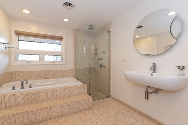 $790,000 | 833 Timber Lane, Lake Forest, IL 60045