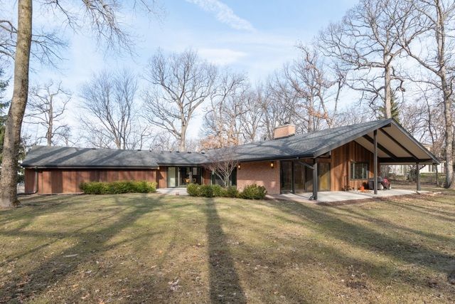 $790,000 | 833 Timber Lane, Lake Forest, IL 60045