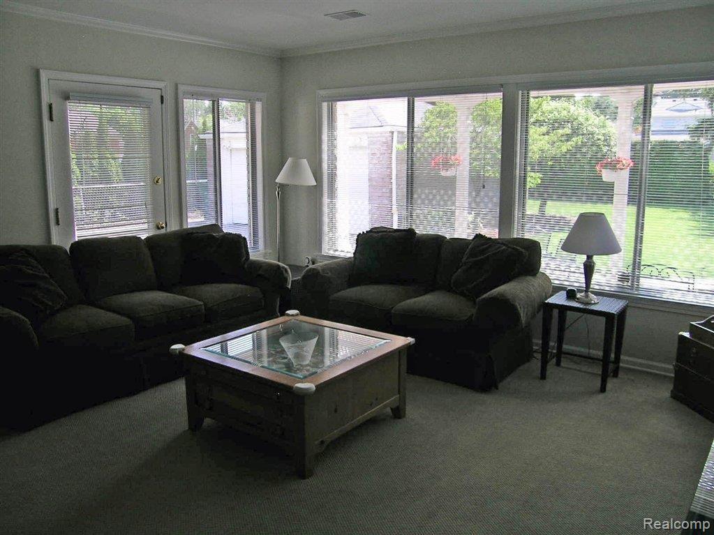 1033 Whittier Road Grosse Pointe, MI 48230 - Photo 12 of 20 family1011C.JPG