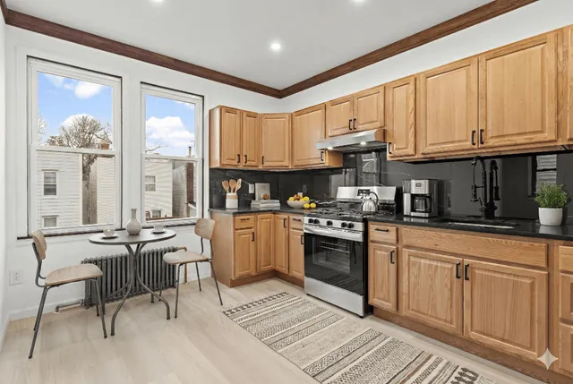 $2,395 | 379 Union Street, Unit 2, Jersey City, NJ 07304