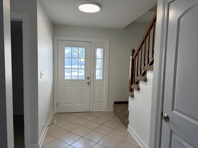 $2,795 | 999 Devonshire Avenue, Naperville, IL 60540