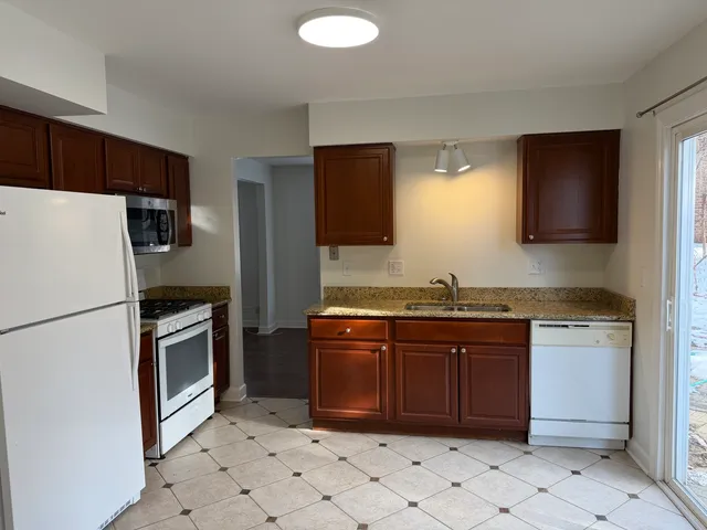 $2,795 | 999 Devonshire Avenue, Naperville, IL 60540