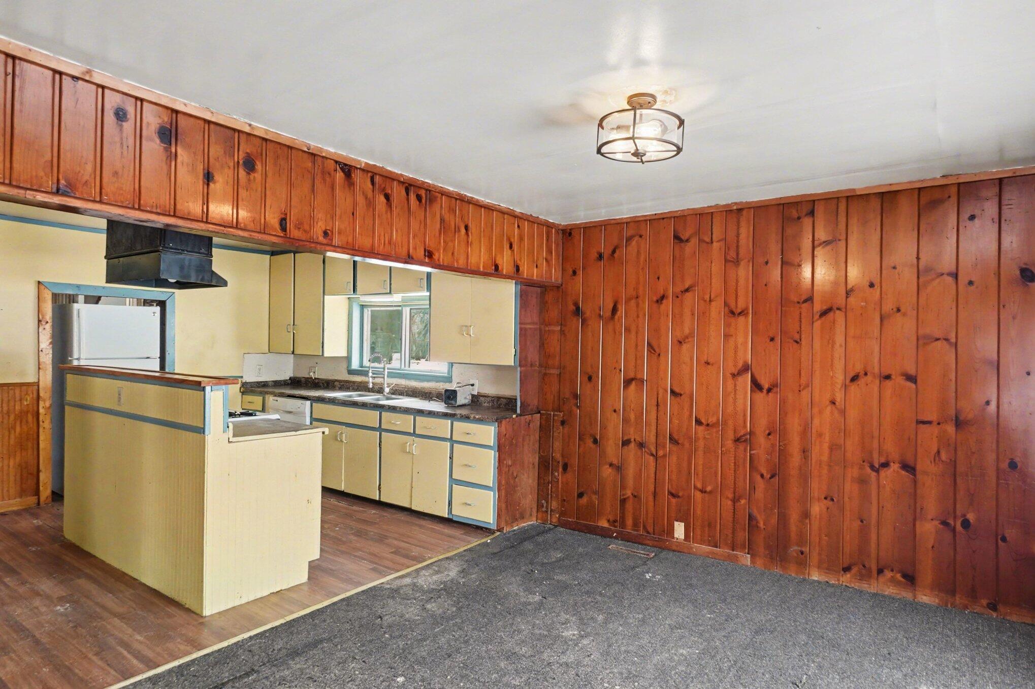 718 South Mill Street Reed City, MI 49677 - Photo 7 of 16 Dining Room / Kitchen