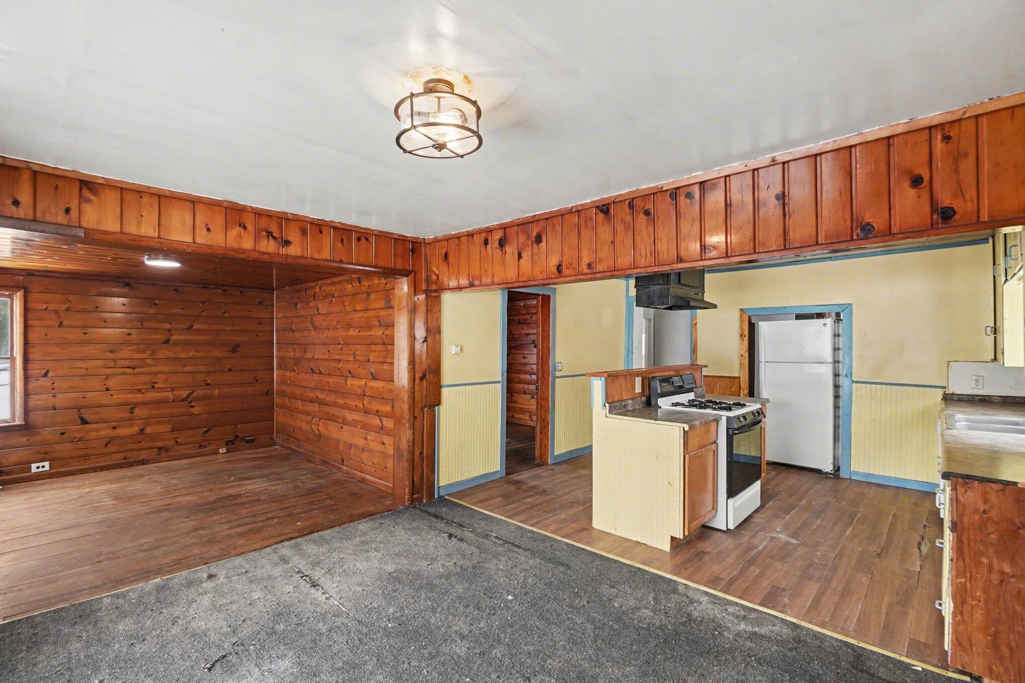 718 South Mill Street Reed City, MI 49677 - Photo 9 of 18 Dining Room / Kitchen