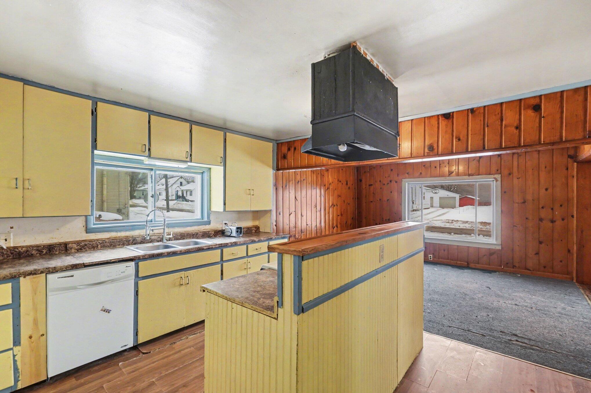 718 South Mill Street Reed City, MI 49677 - Photo 9 of 16 Kitchen