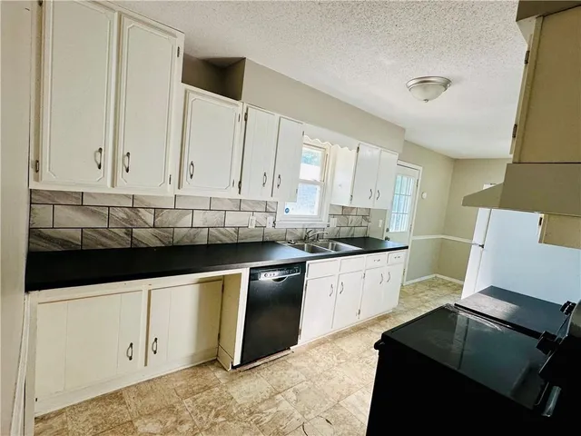 $199,000 | 129 Northeast 981 Road, Knob Noster, MO 65336