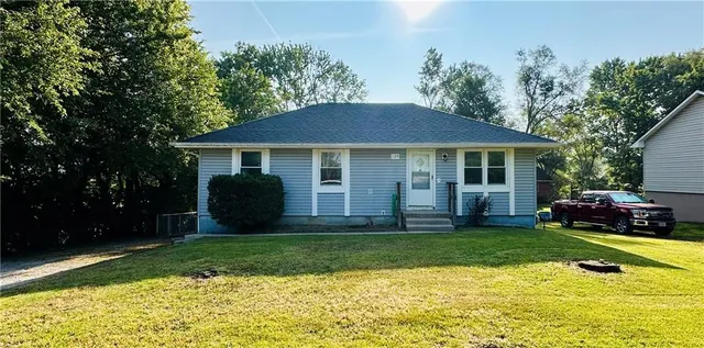 $199,000 | 129 Northeast 981 Road, Knob Noster, MO 65336