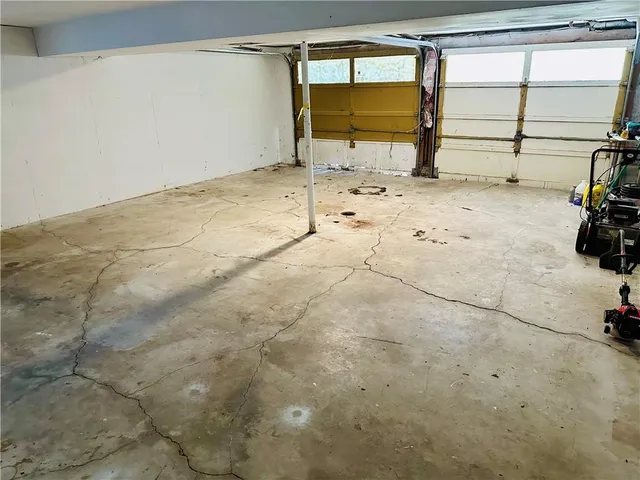 $199,000 | 129 Northeast 981 Road, Knob Noster, MO 65336