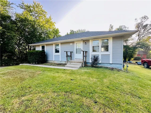 $199,000 | 129 Northeast 981 Road, Knob Noster, MO 65336