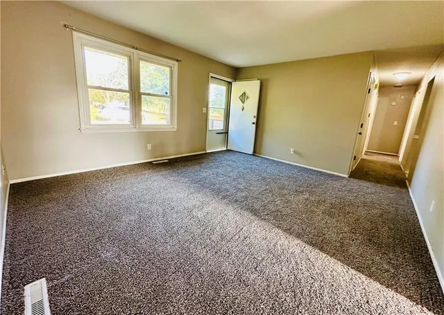 $199,000 | 129 Northeast 981 Road, Knob Noster, MO 65336