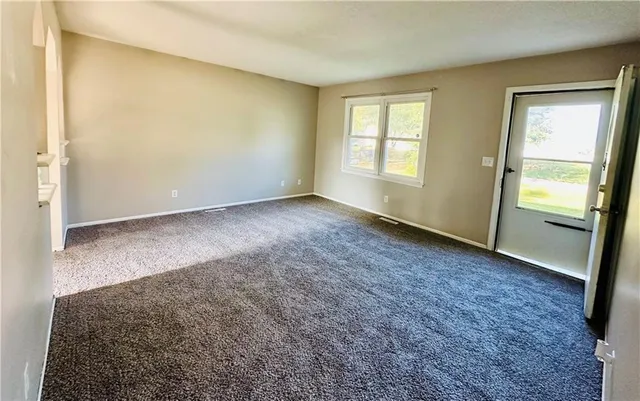 $199,000 | 129 Northeast 981 Road, Knob Noster, MO 65336