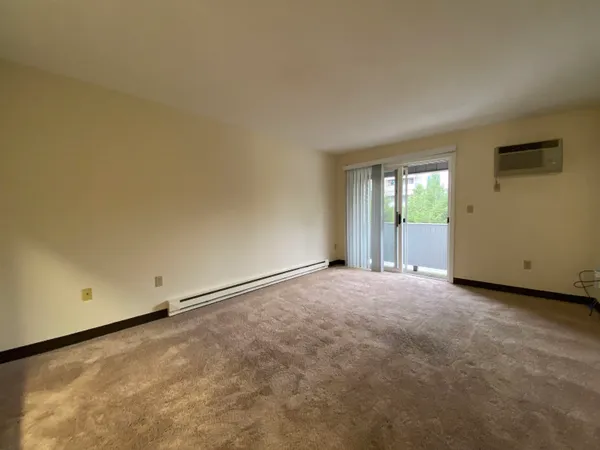 $1,899 | 173 Eastern Avenue, Unit 103, Manchester, NH 03104