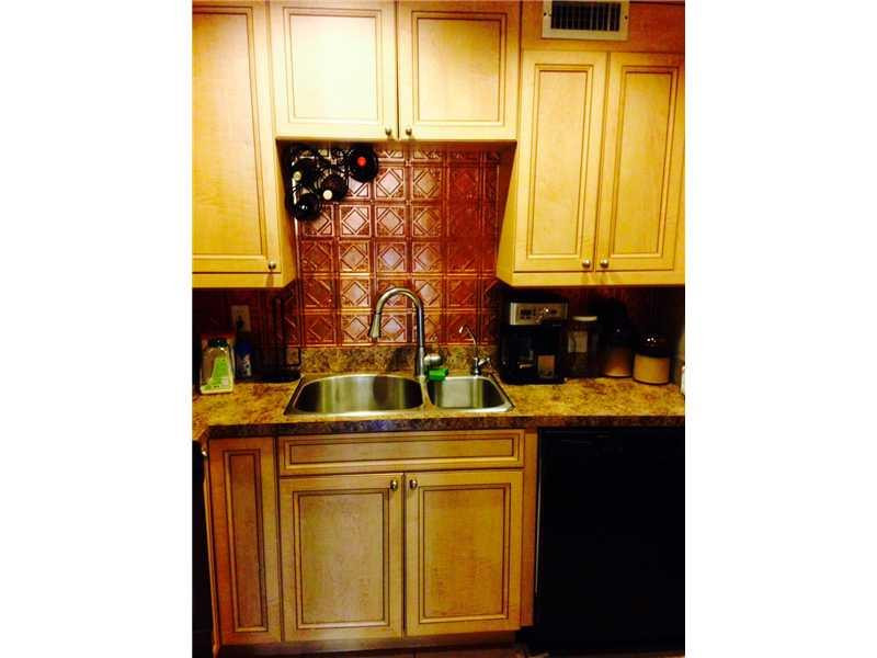 610 Northwest 13th Street, Unit 38 Boca Raton, FL 33486 - Photo 5 of 8 Kitchen