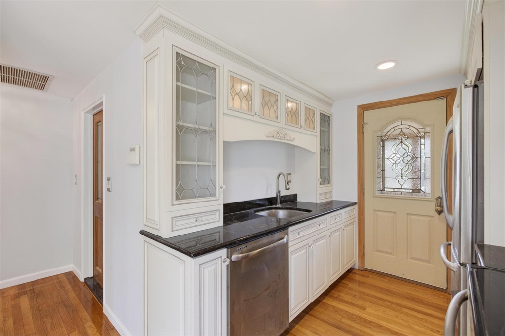 2 Herrick Road Peabody, MA 01960 - Photo 10 of 42