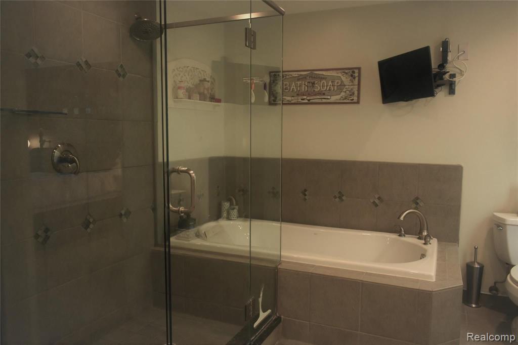 31161 Old Stage Road Beverly Hills, MI 48025 - Photo 25 of 32