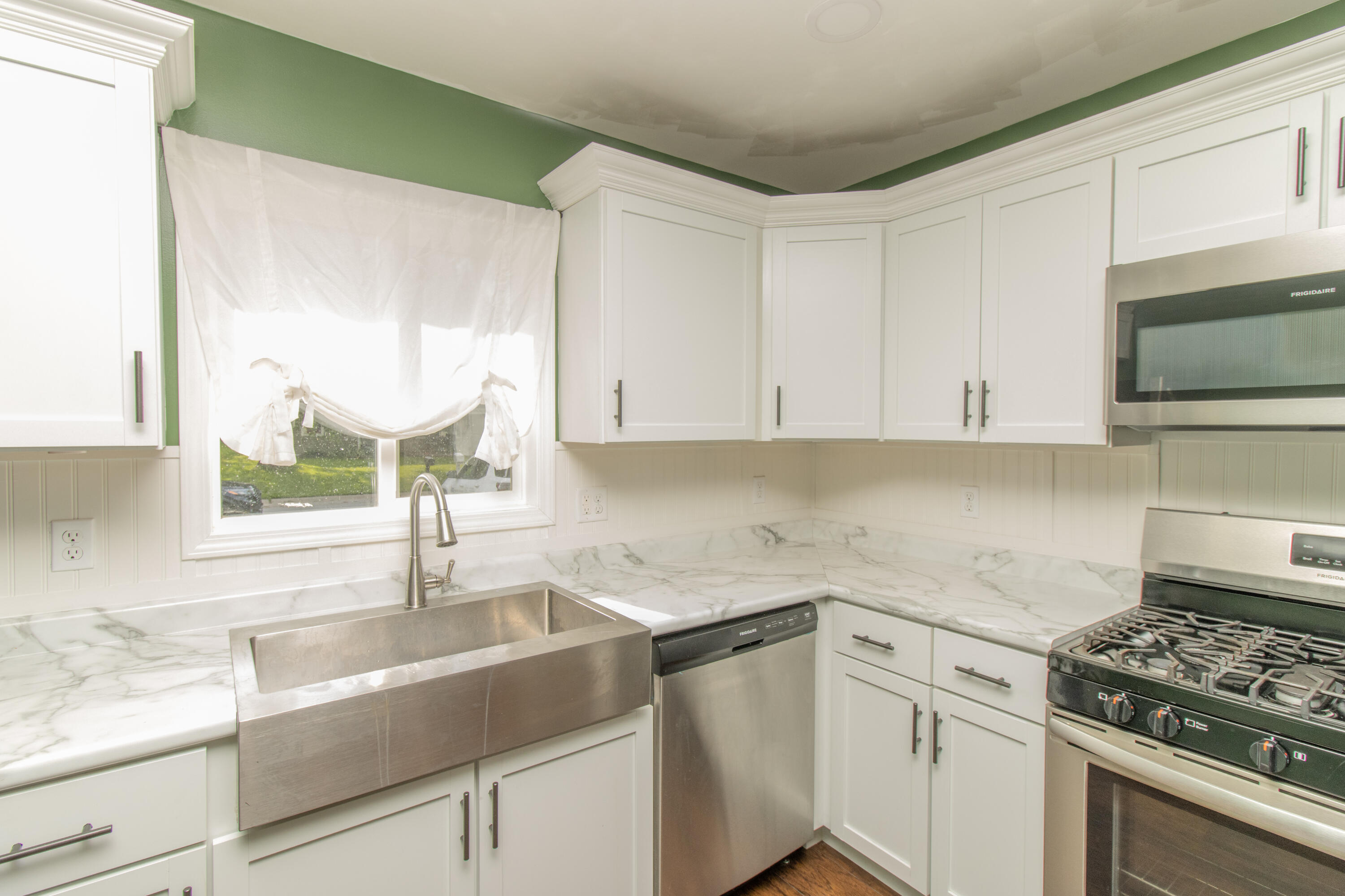 705 Fremont Road Valparaiso, IN 46385 - Photo 4 of 19 3000x2000