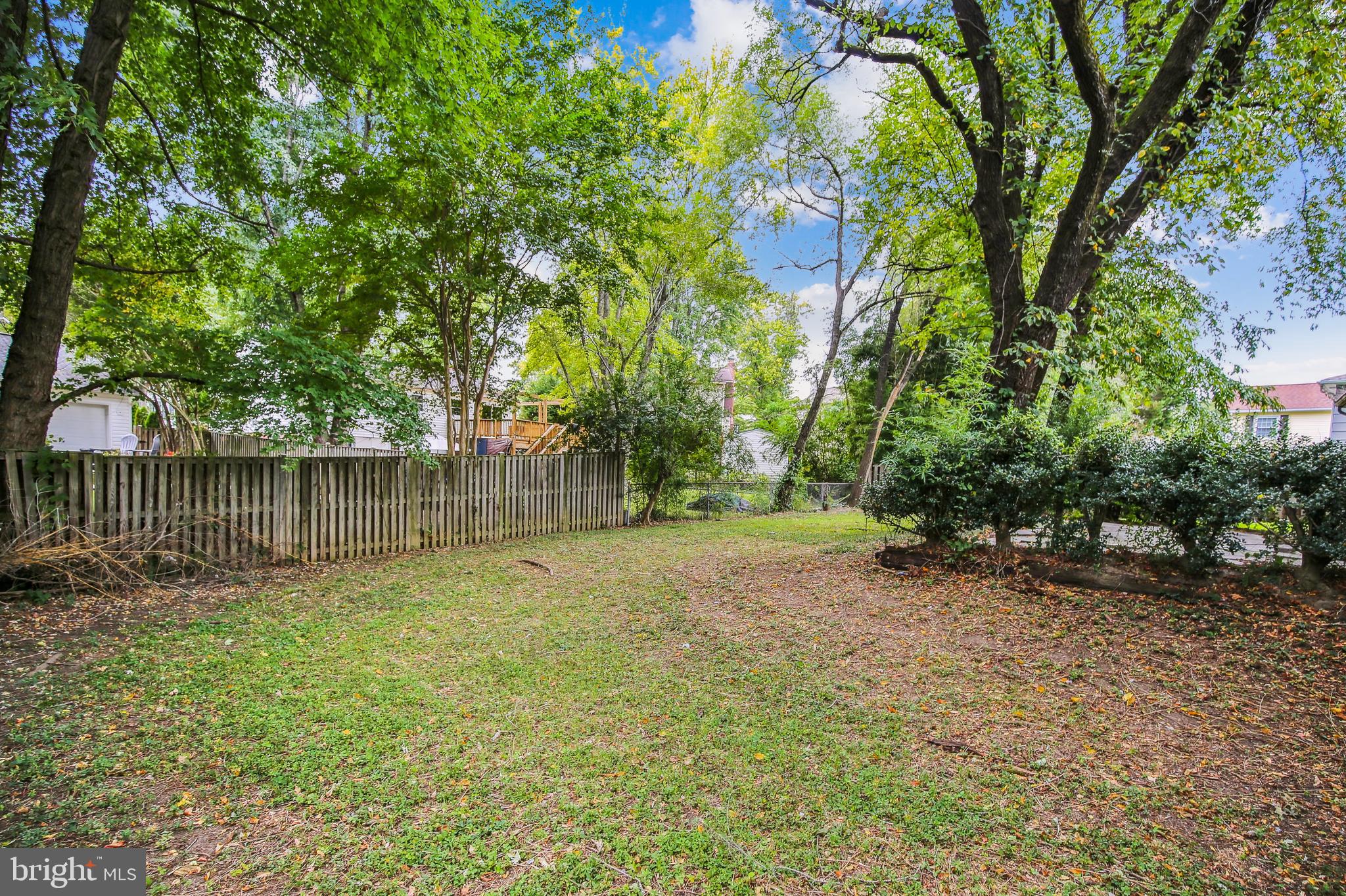 7708 Hayfield Road Alexandria, VA 22315 - Photo 3 of 10 Back Yard