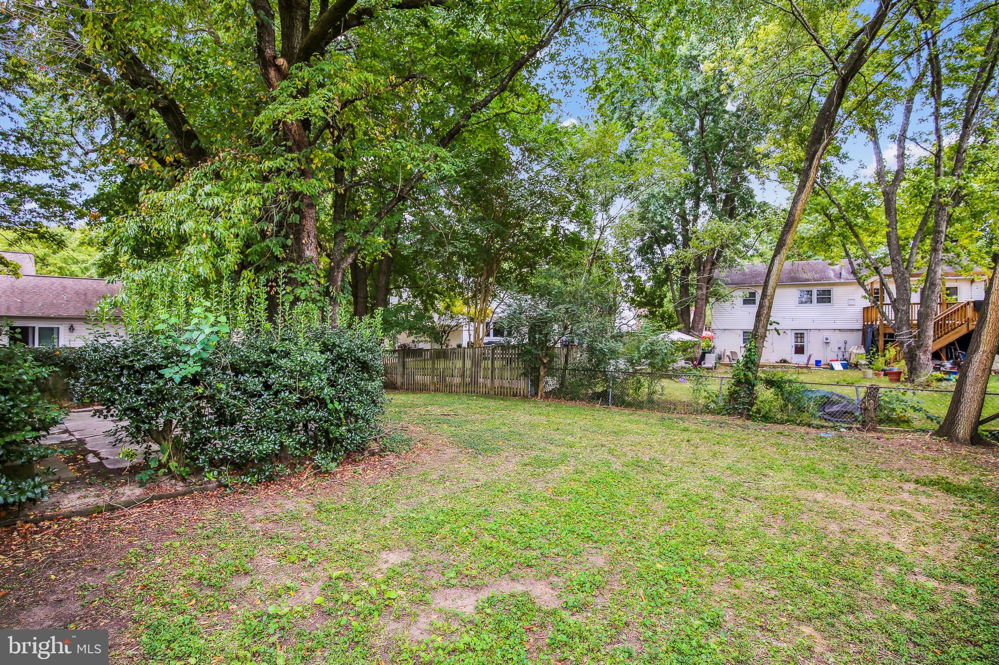 7708 Hayfield Road Alexandria, VA 22315 - Photo 4 of 10 Back yard