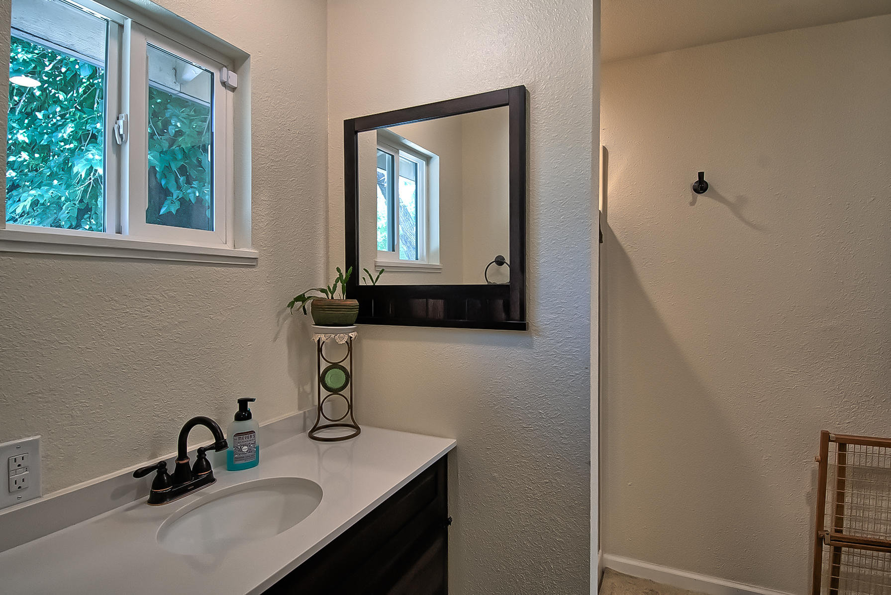 3063 Henderson Road Redding, CA 96002 - Photo 14 of 30 henderson (121 of 41)