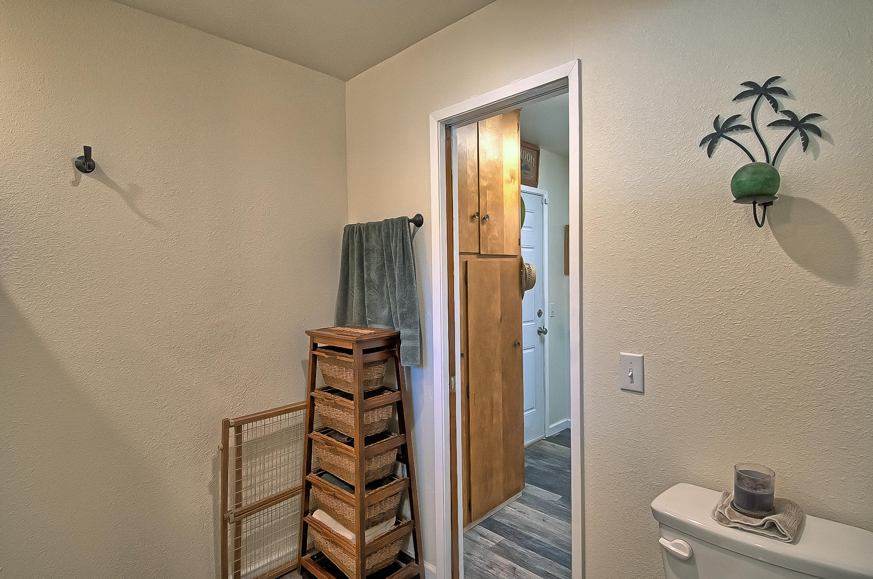 3063 Henderson Road Redding, CA 96002 - Photo 15 of 30 henderson (122 of 41)