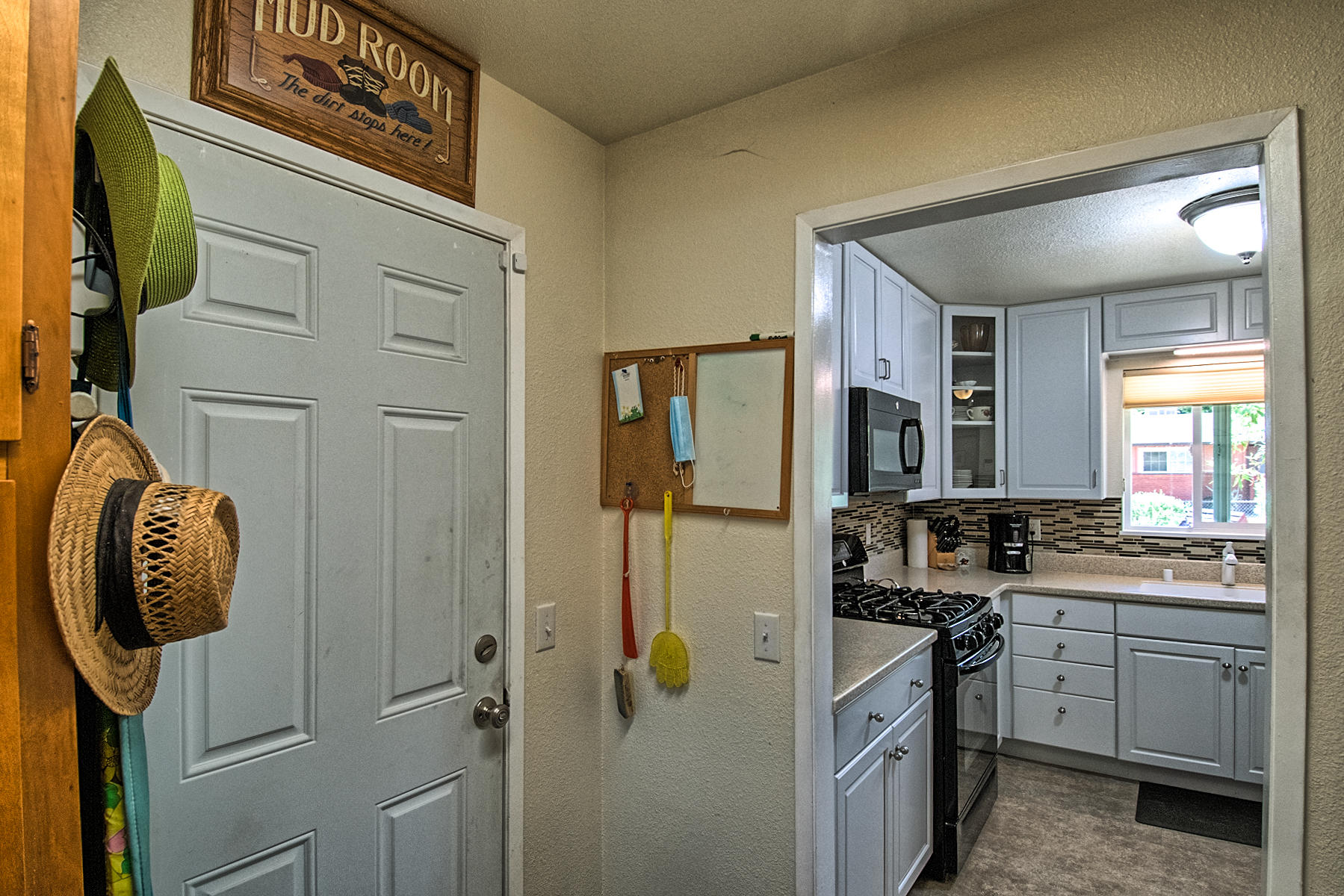 3063 Henderson Road Redding, CA 96002 - Photo 17 of 30 henderson (127 of 41)
