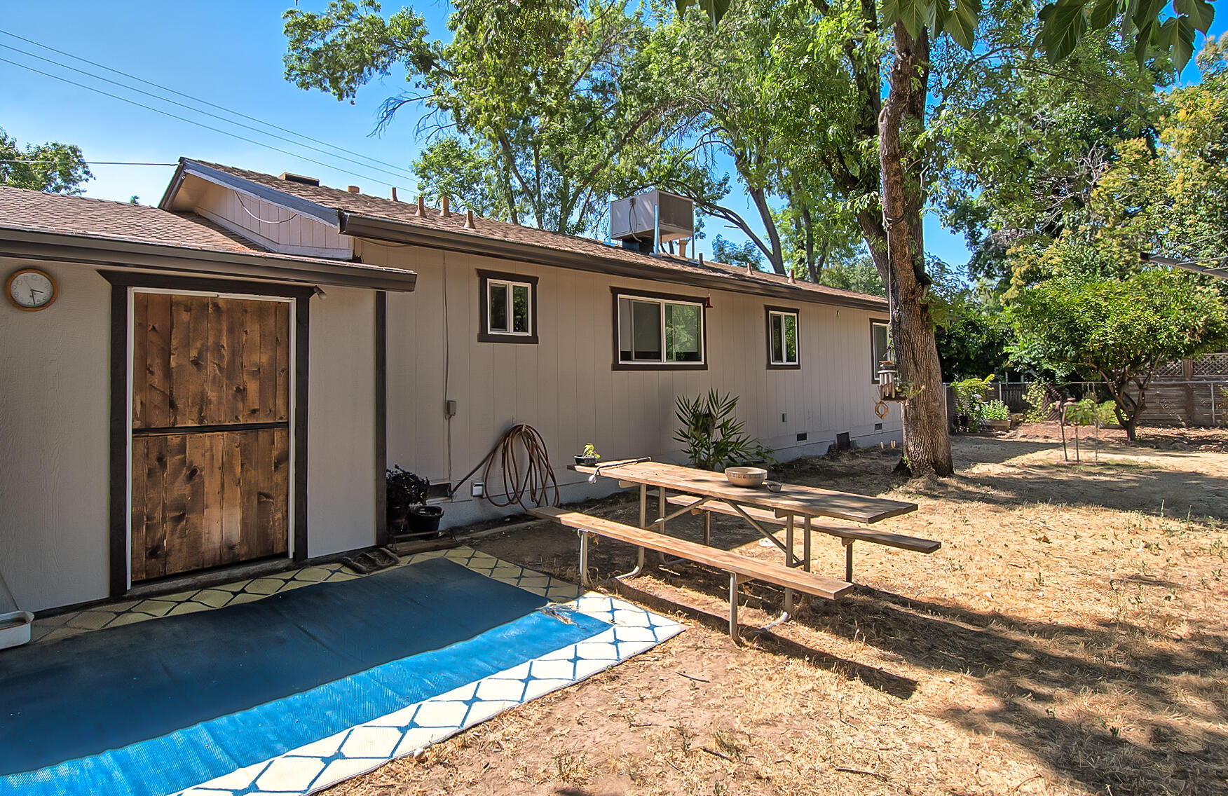 3063 Henderson Road Redding, CA 96002 - Photo 27 of 30 henderson (137 of 41)