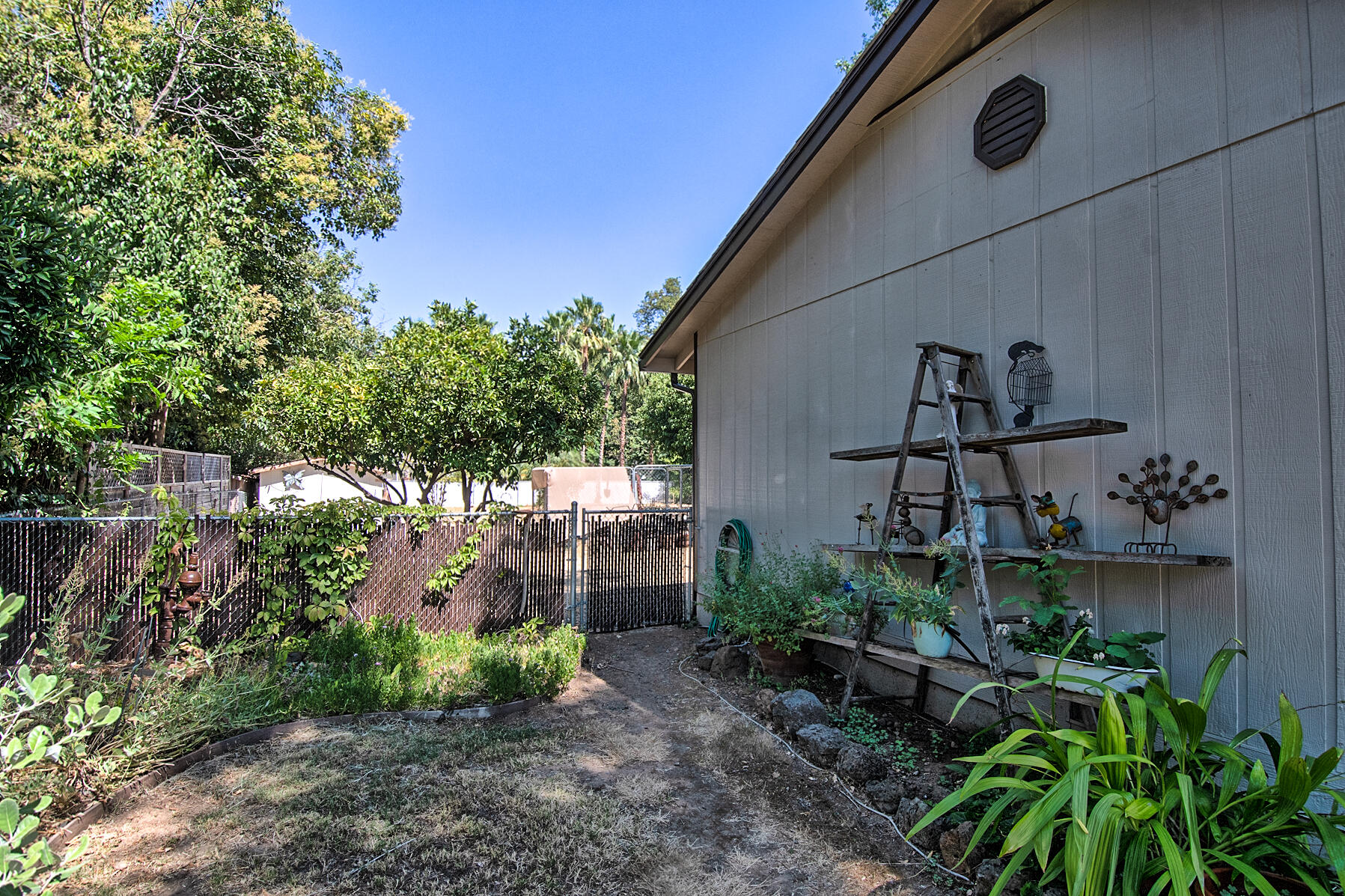 3063 Henderson Road Redding, CA 96002 - Photo 30 of 30 henderson (140 of 41)