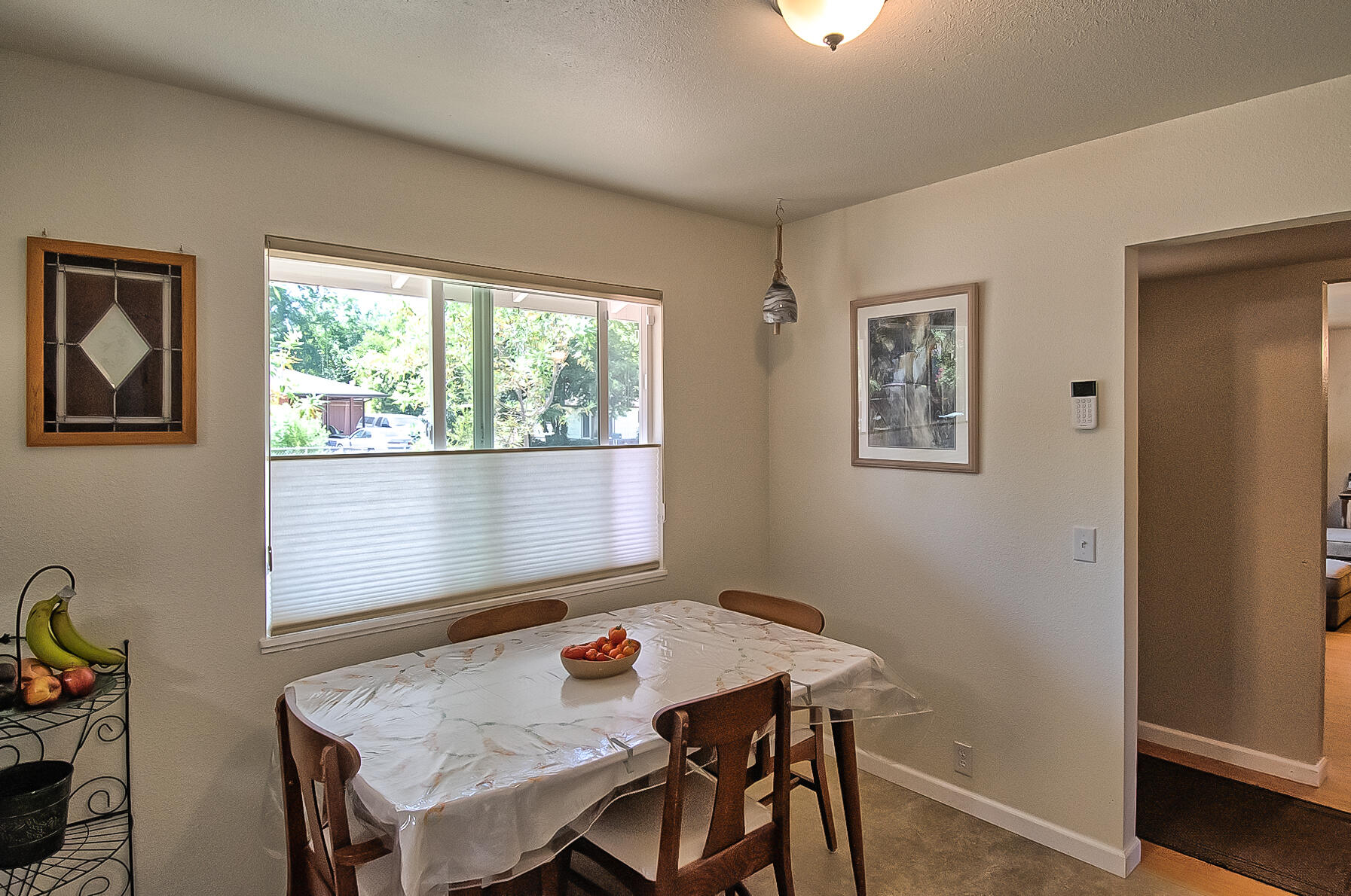 3063 Henderson Road Redding, CA 96002 - Photo 6 of 30 henderson (111 of 41)
