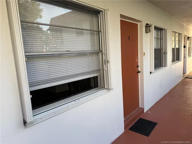 $118,000 | 2600 Southeast Ocean Boulevard, Unit E4, Stuart, FL 34996