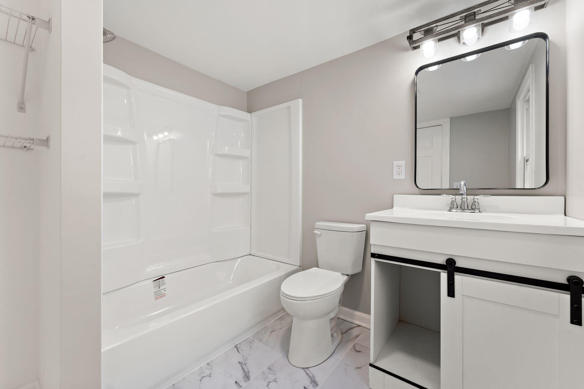 1007 Moss Street Hammond, IN 46320 - Photo 18 of 21 2048x1365