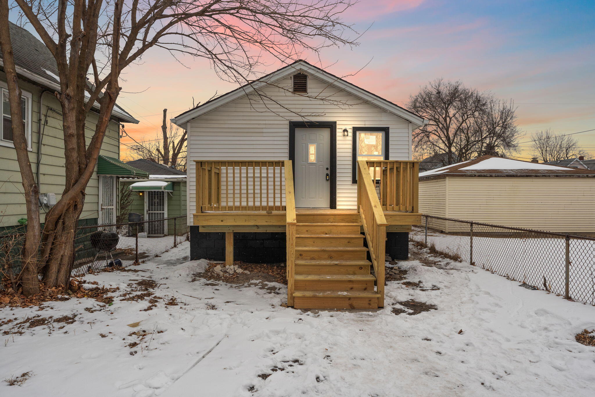 1007 Moss Street Hammond, IN 46320 - Photo 2 of 21 2048x1365