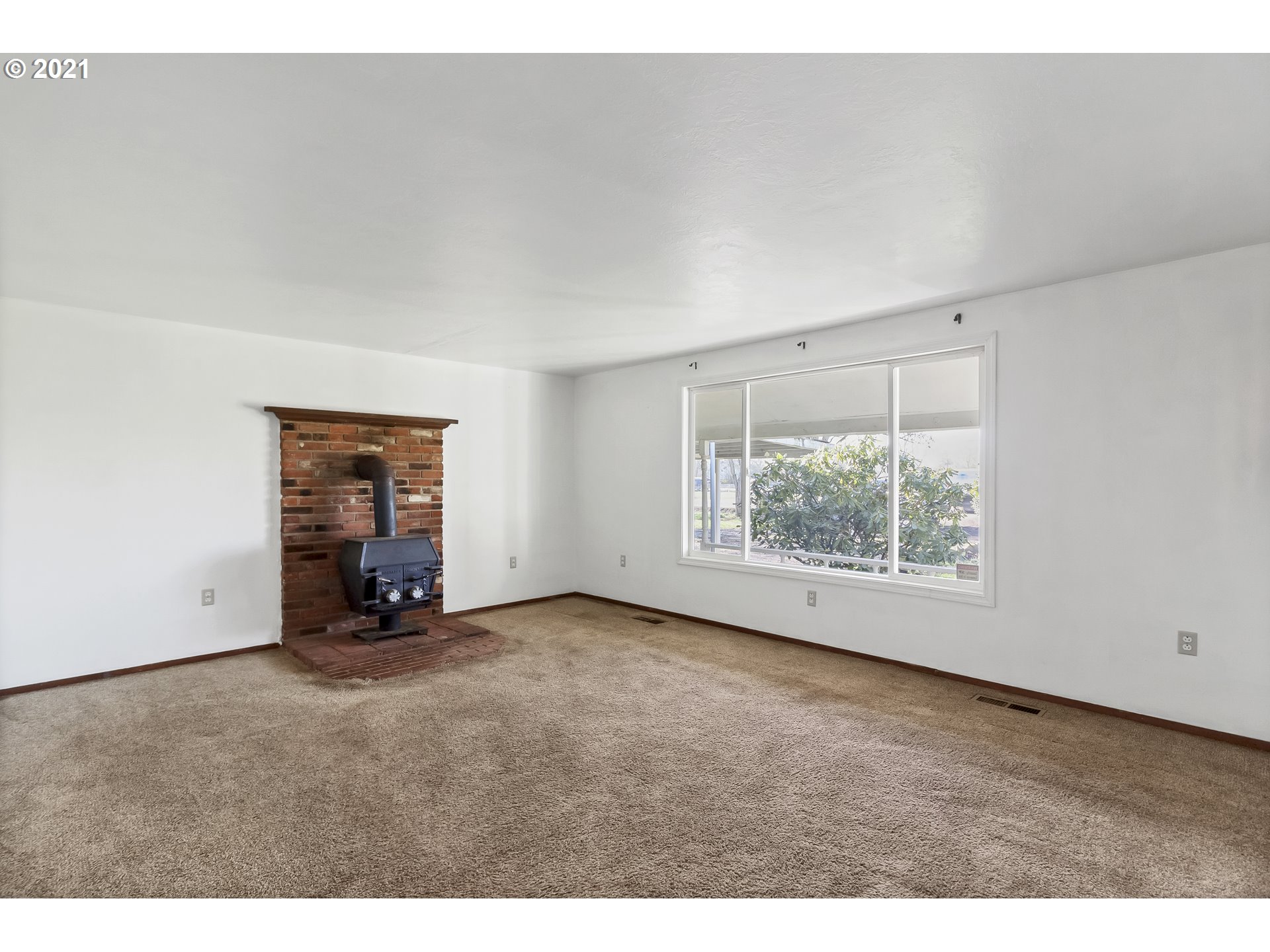 32503 Denny School Road Lebanon, OR 97355 - Photo 3 of 28 Gallery Image 3