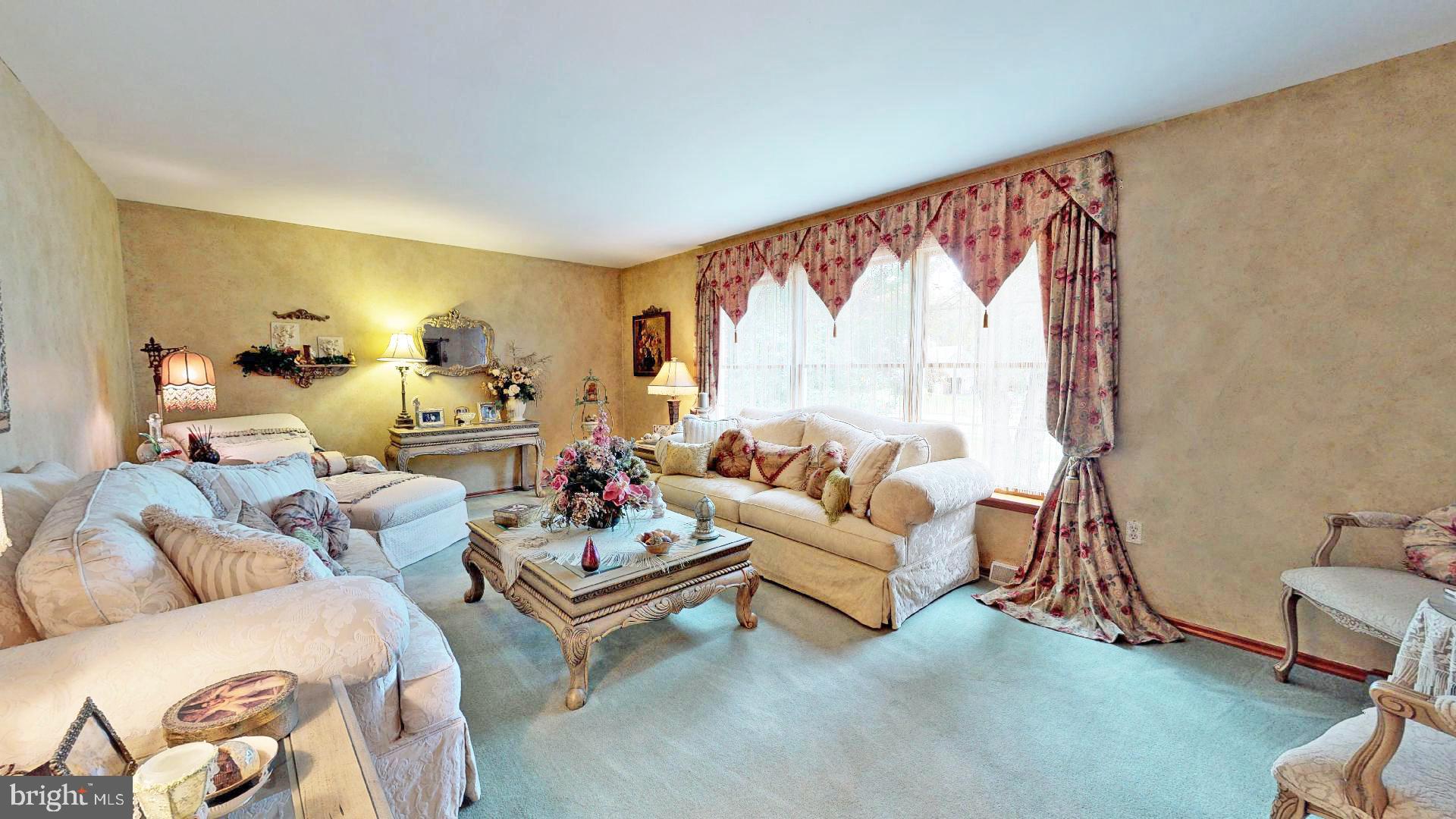 3 Red Maple Road New Egypt, NJ 08533 - Photo 2 of 34 Living Room