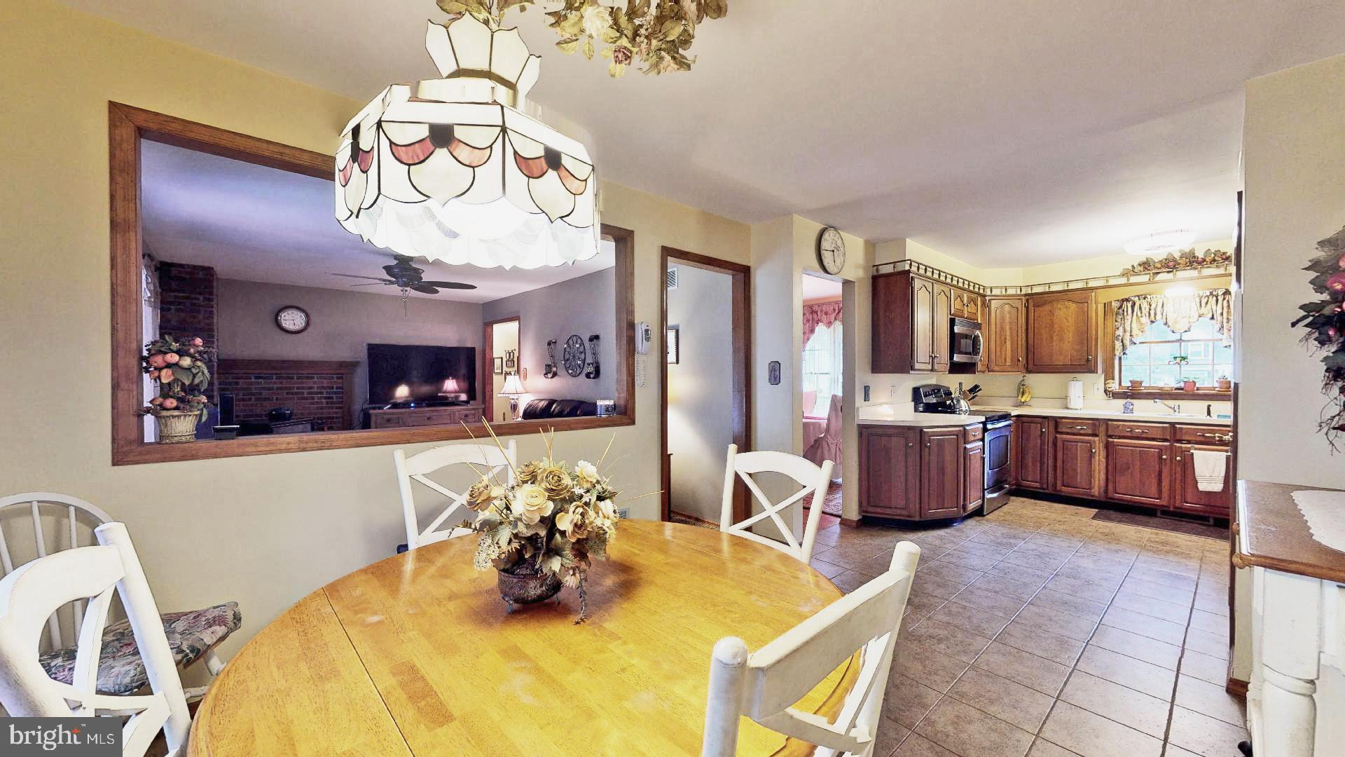 3 Red Maple Road New Egypt, NJ 08533 - Photo 12 of 34 Kitchen Dining Area