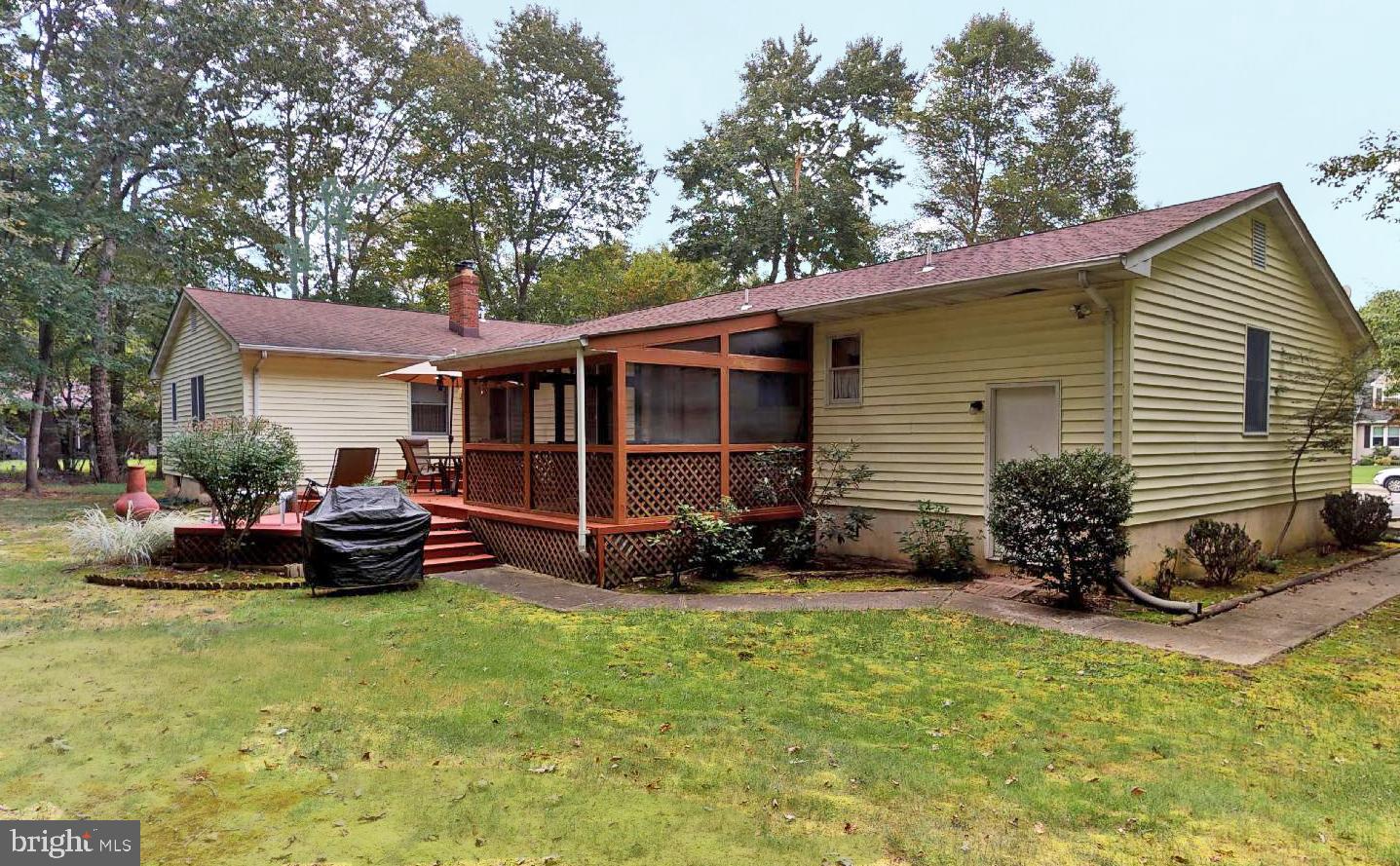 3 Red Maple Road New Egypt, NJ 08533 - Photo 28 of 34 Screened Deck