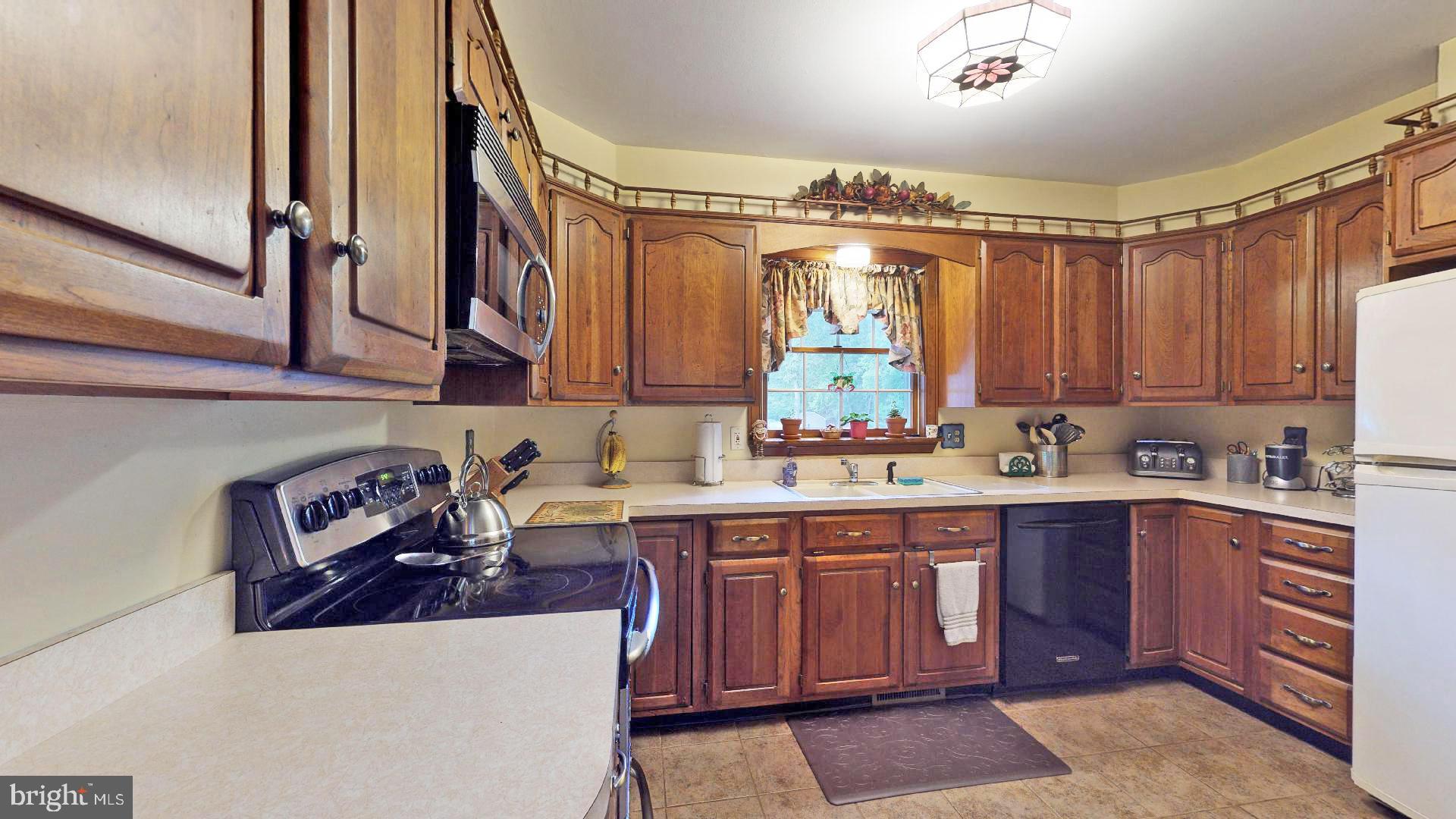 3 Red Maple Road New Egypt, NJ 08533 - Photo 8 of 34 Kitchen