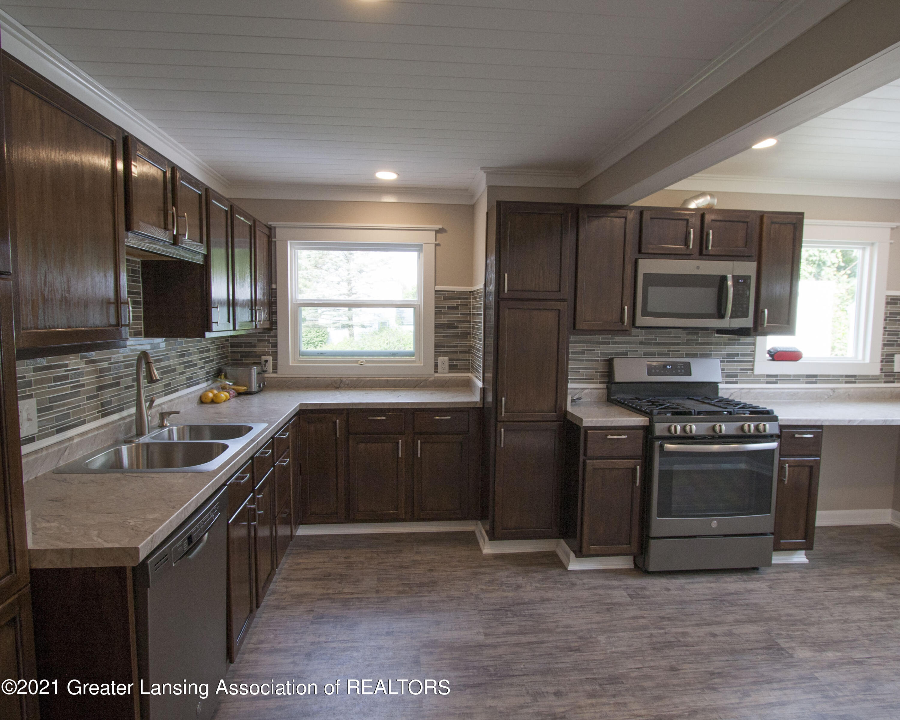 6131 Rosedale Road Lansing, MI 48911 - Photo 8 of 34 Kitchen