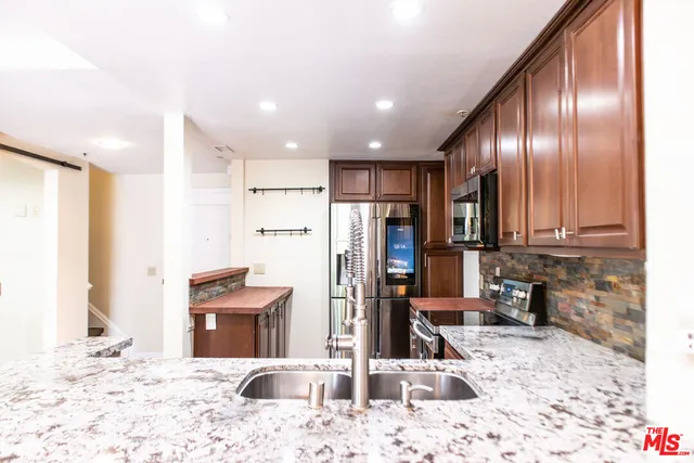 $4,500 | 880 West 1st Street, Unit 205, Los Angeles, CA 90012