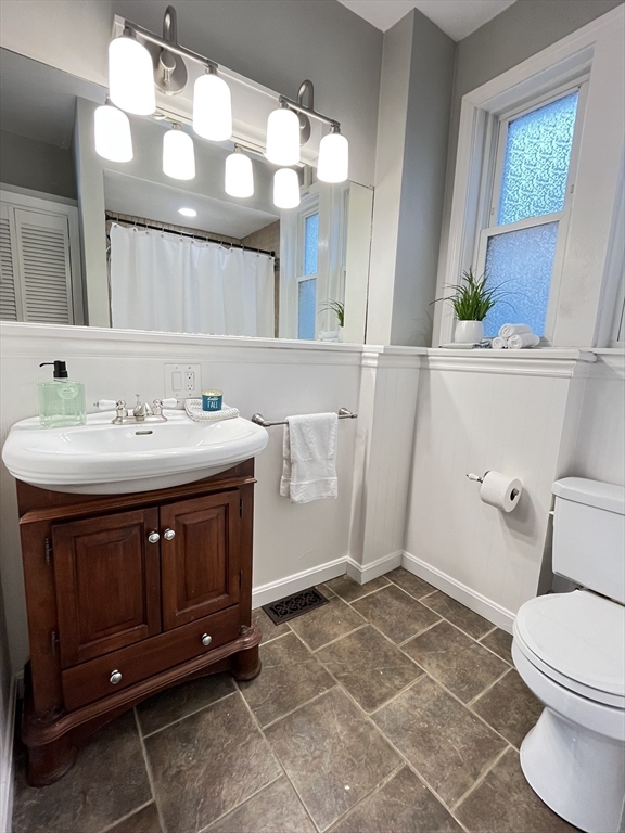 128 Chestnut Street, Unit 1 Brookline, MA 02445 - Photo 7 of 11