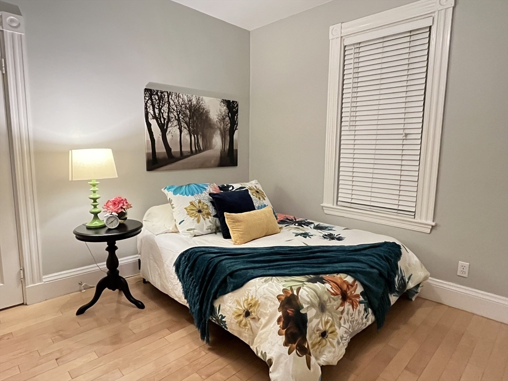 128 Chestnut Street, Unit 1 Brookline, MA 02445 - Photo 8 of 11