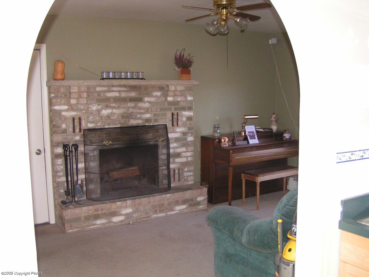 FAMILY ROOM FIREPLACE