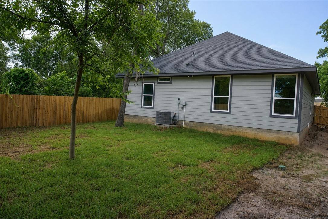911 Harlem Lane Bryan, TX 77803 - Photo 17 of 18