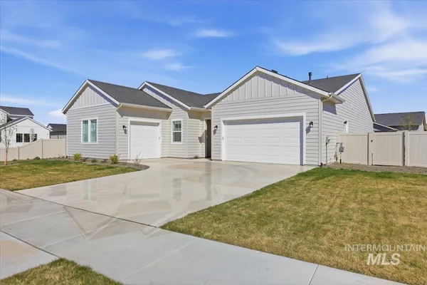 $679,000 | 5512 North Ebony Way, Meridian, ID 83646