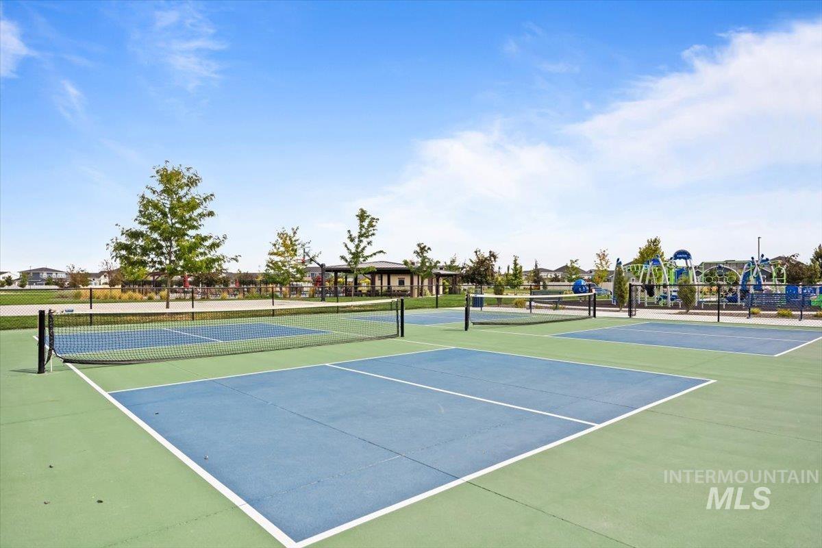 5512 North Ebony Way Meridian, ID 83646 - Photo 38 of 40 View of tennis court