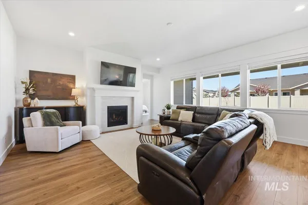 $679,000 | 5512 North Ebony Way, Meridian, ID 83646