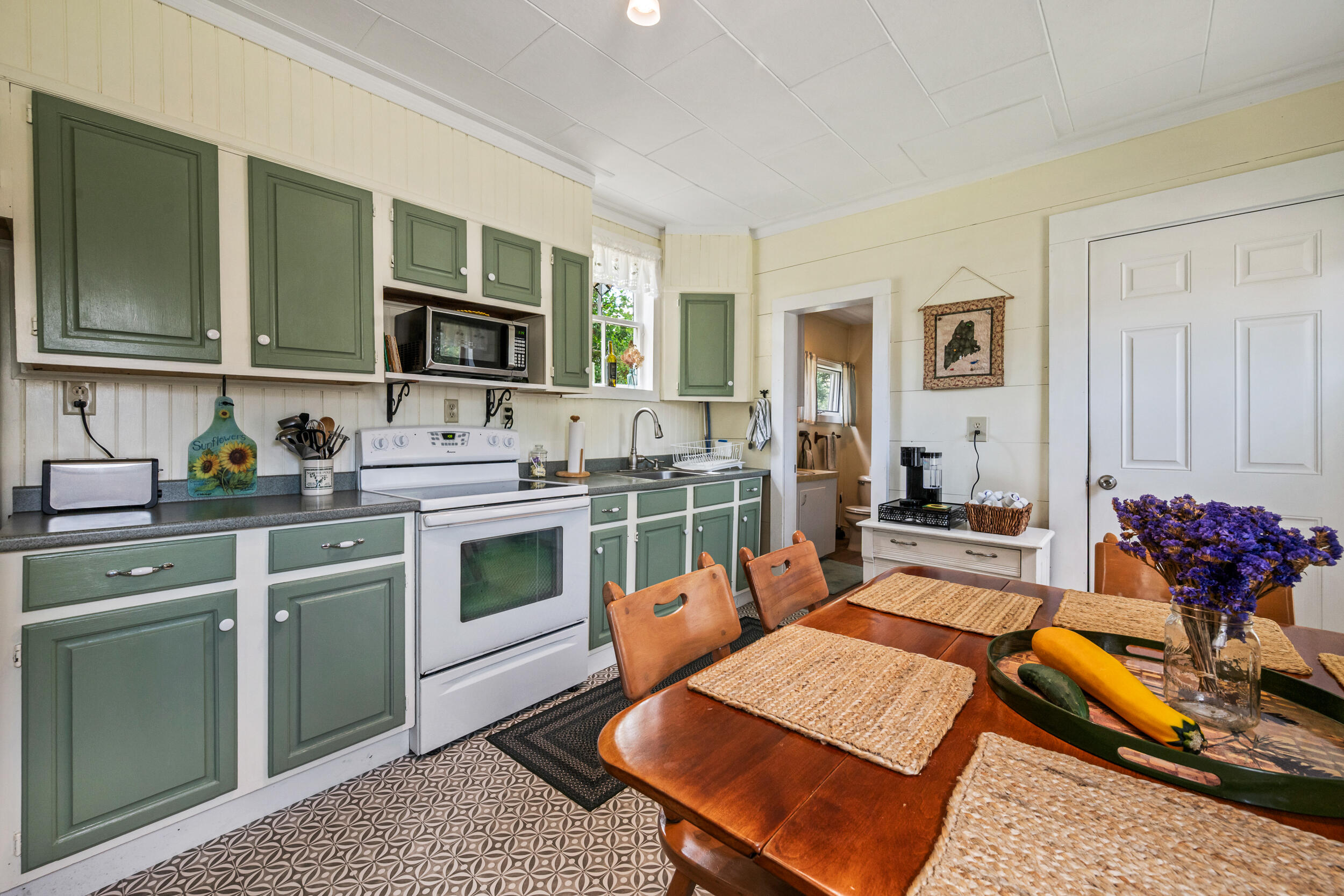 13 Cross Street Rangeley, ME 04970 - Photo 3 of 38 Country Kitchen