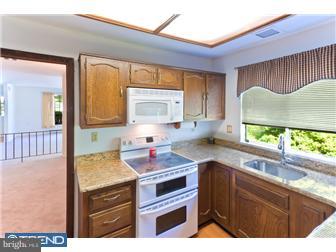 2 Windsor Road Southampton, NJ 08088 - Photo 6 of 23 Kitchen