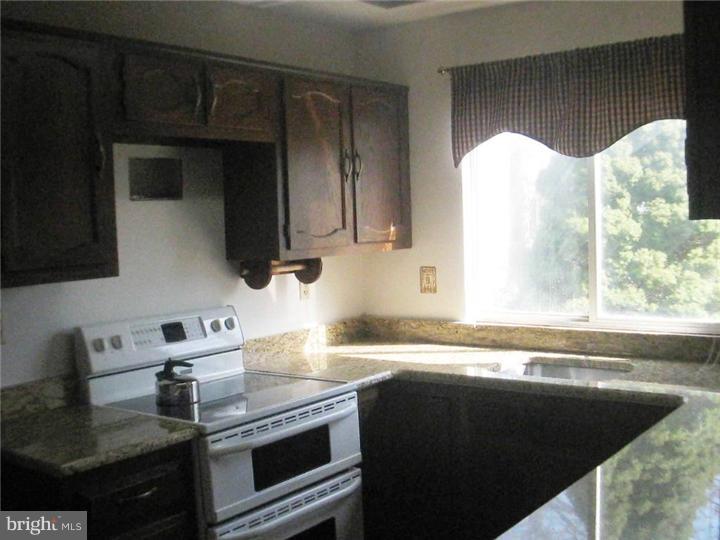 2 Windsor Road Southampton, NJ 08088 - Photo 7 of 23 Gallery Image 7