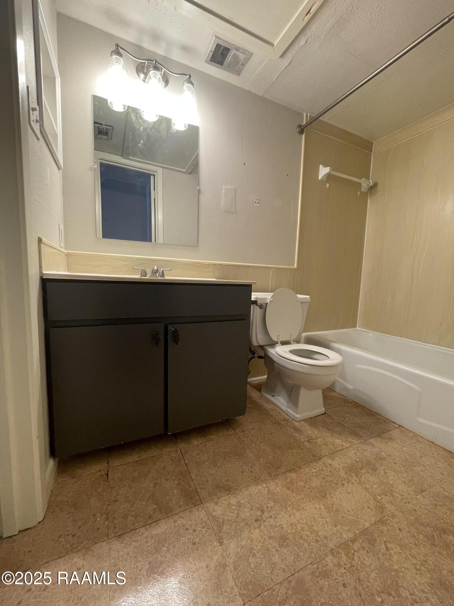 3121 Johnston Street, Unit 128 Lafayette, LA 70503 - Photo 11 of 15 IMG_5356